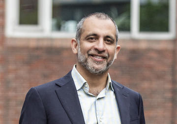 Asim Khwaja headshot